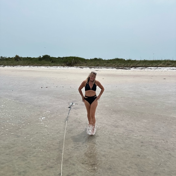 Women’s red sundress. - Picture 3 of 3